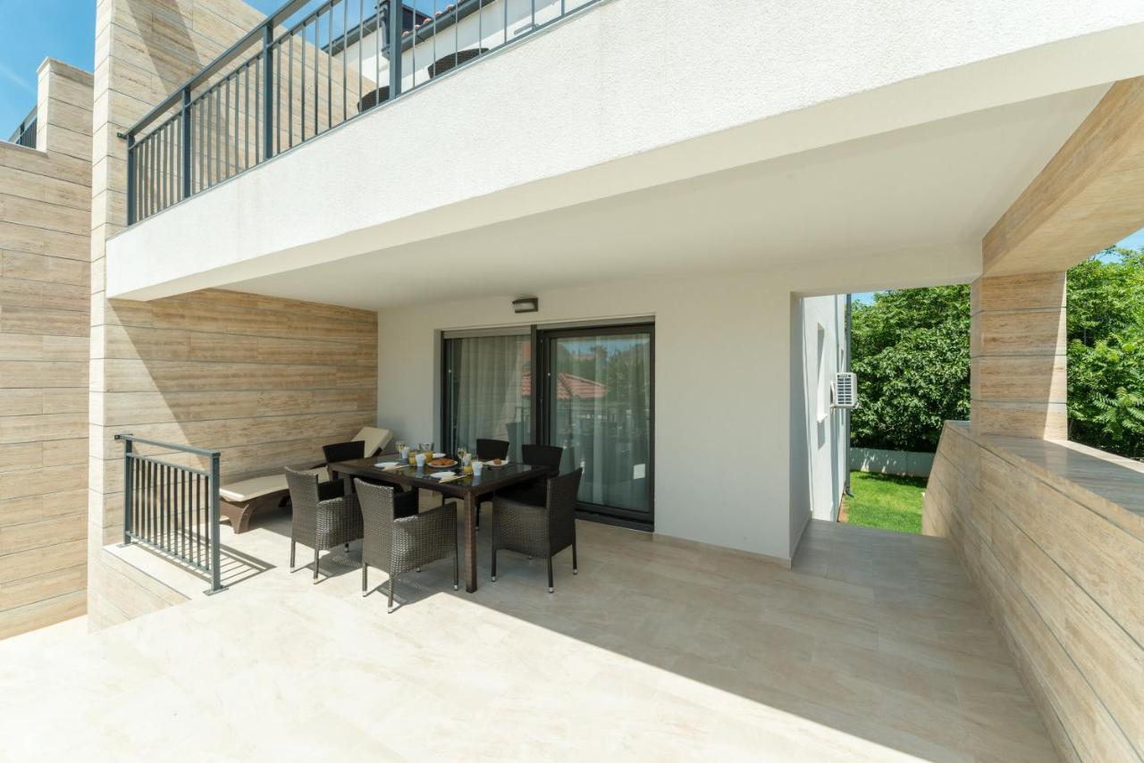 Villa Mirakul Вир Екстериор снимка